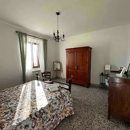 Podere Casa Rossa A *
